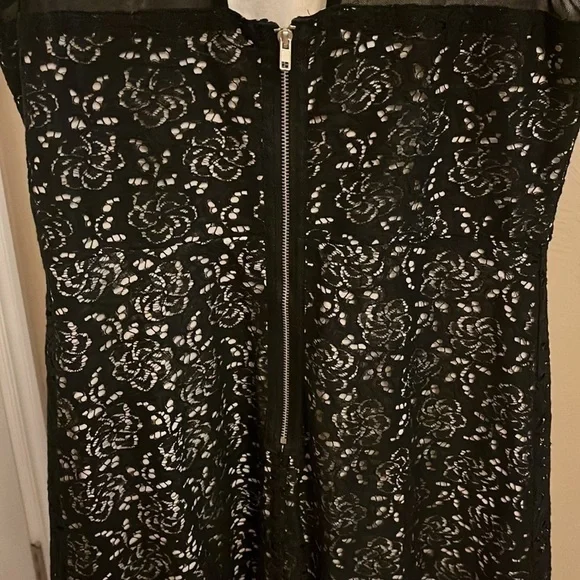 🛍️Forever 21 Black Lace Overlay Dress Size Small - Picture 6 of 9
